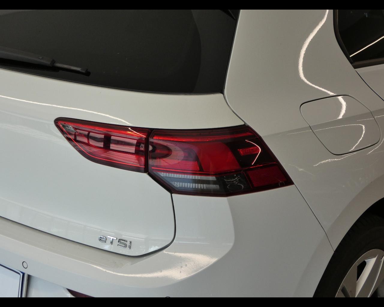 VOLKSWAGEN Golf 8ª serie - Golf 1.0 eTSI EVO DSG Life
