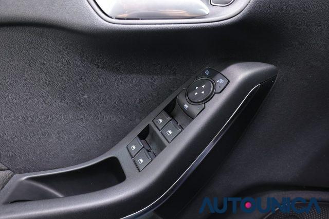 FORD Fiesta 1.1 75 CV 5 PORTE TITANIUM NEOPATENTATI FARI LED