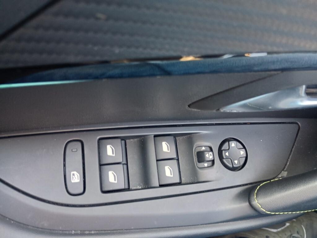 Peugeot 208 1.2 100cv EAT8 5 porte GT