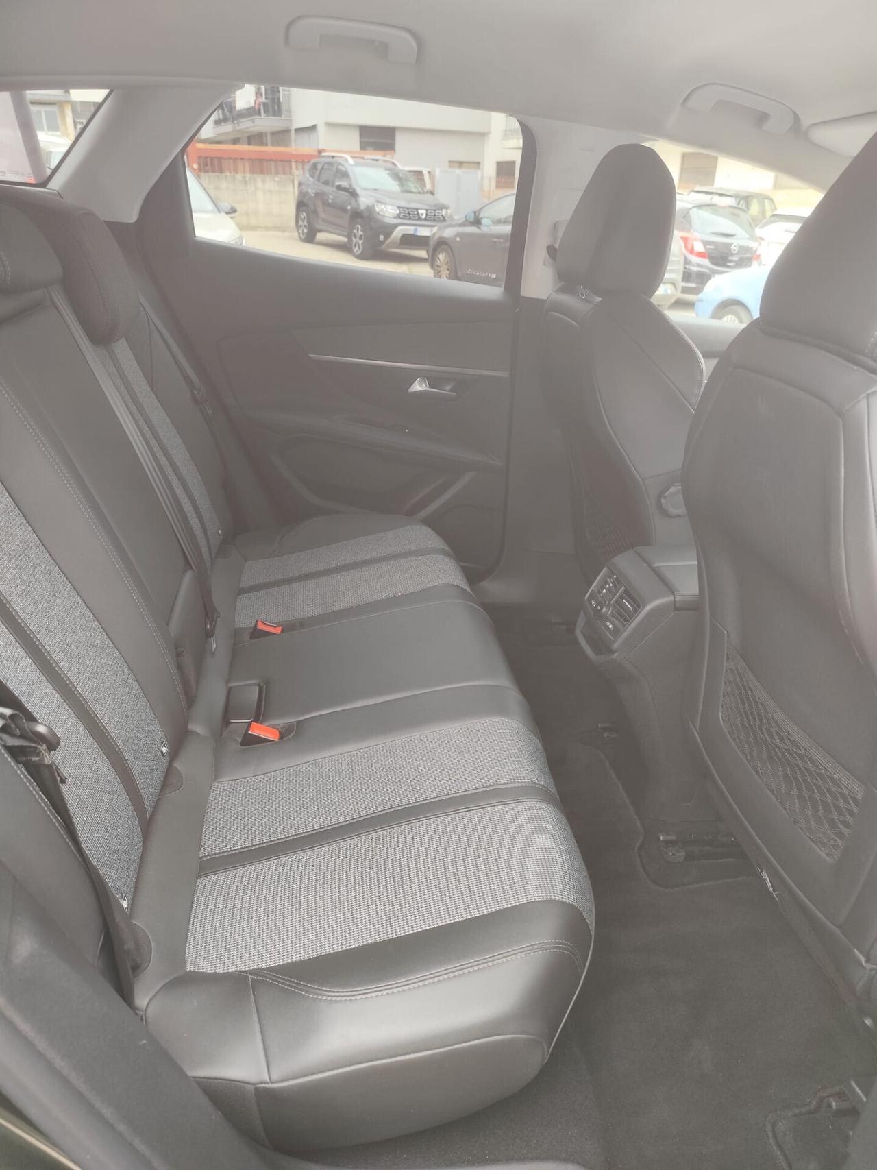 Peugeot 3008 BlueHDi Allure * Navi * Pelle * Garantita 12 Mesi