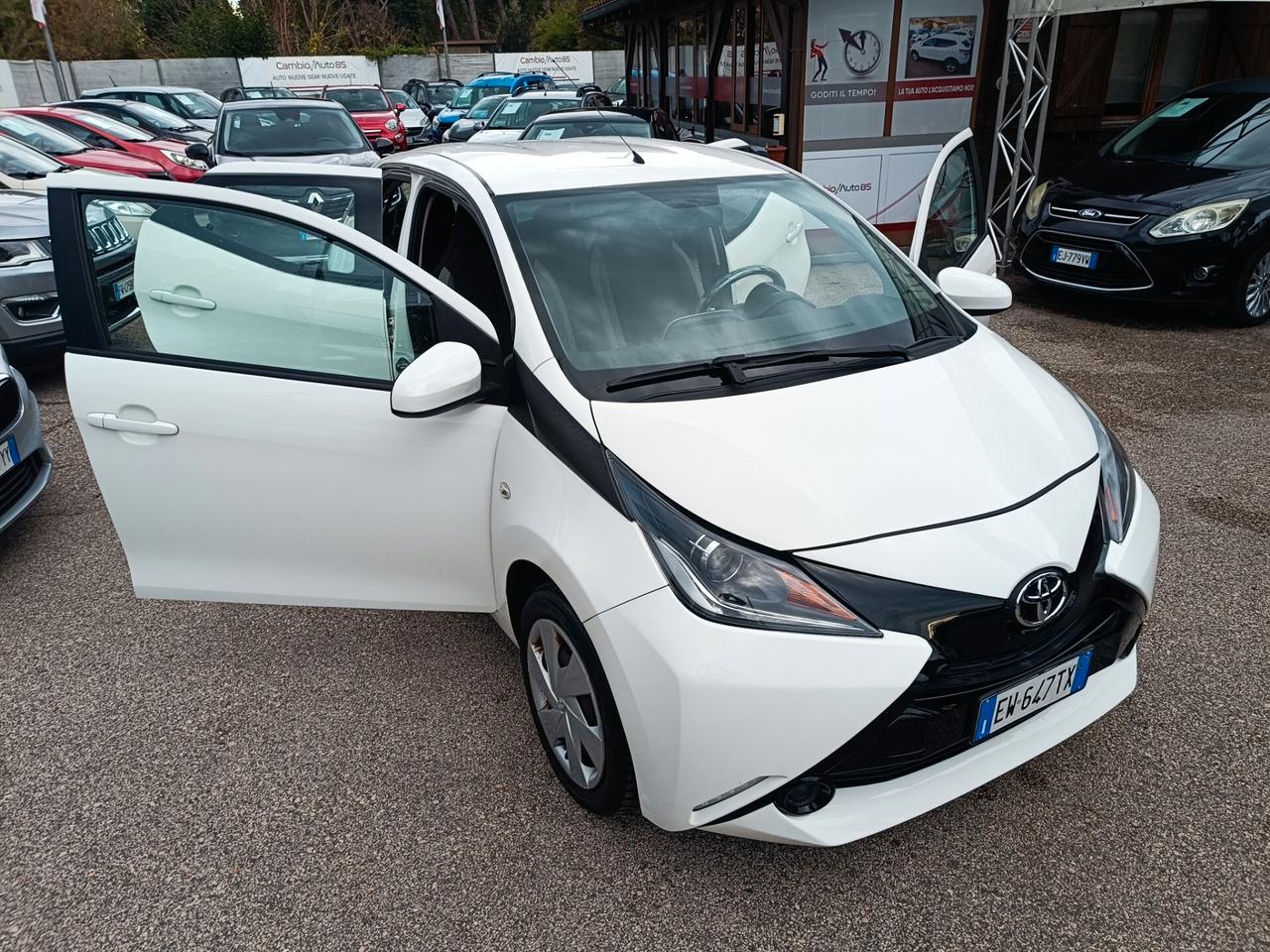 Toyota Aygo 1.0 VVT-i 69 CV 5 porte x-cool