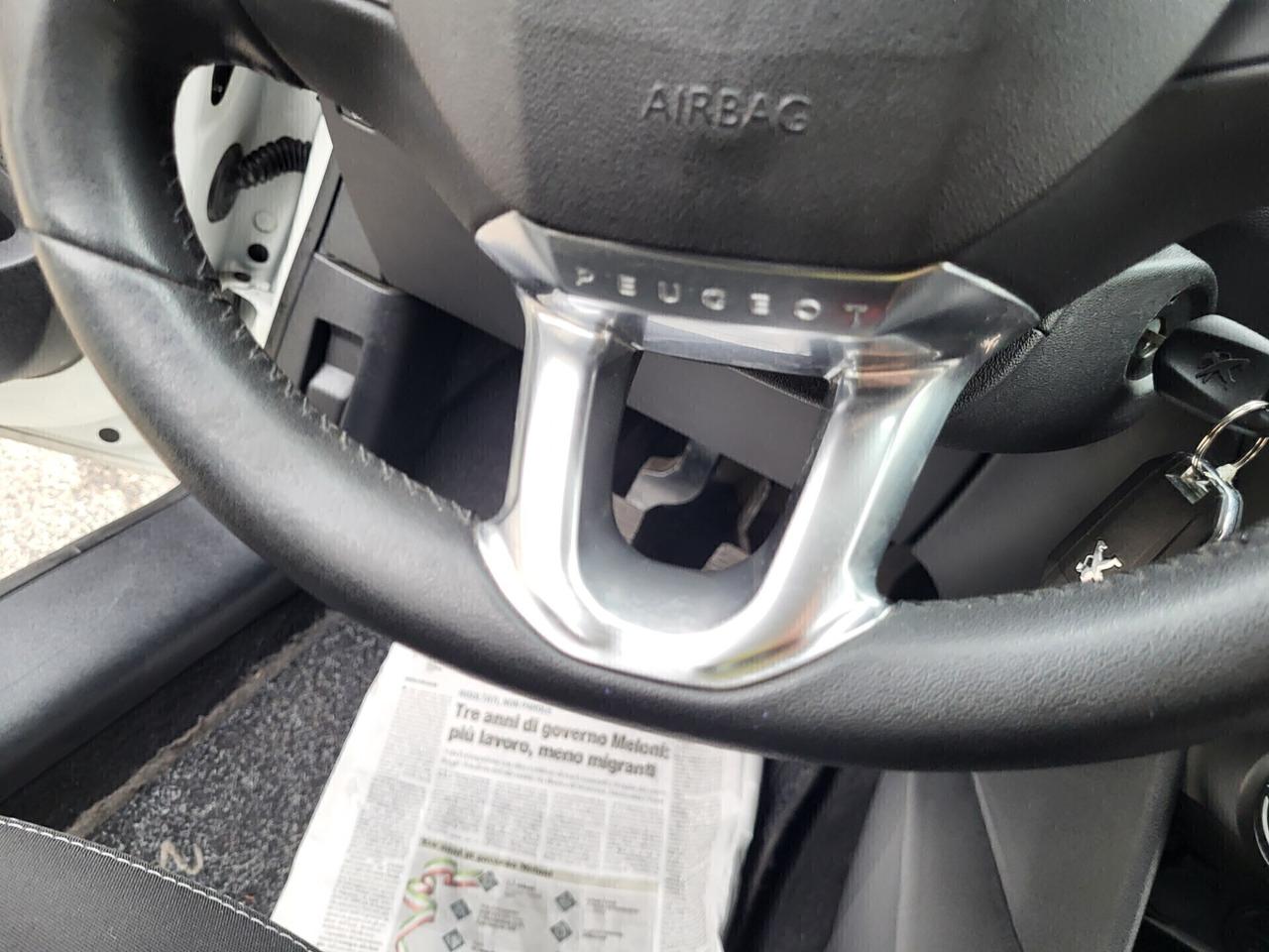 PEUGEOT 208 1,4 HDI-UNICO PROPRIETAR-4 REVISIONI