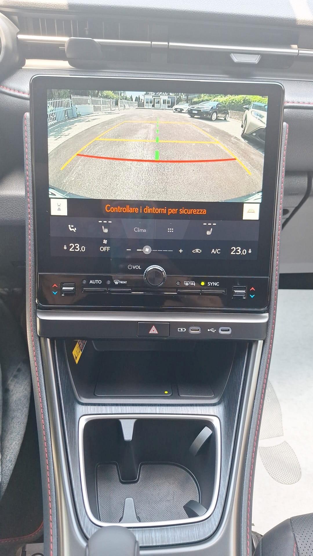Lexus LBX Hybrid Emotion