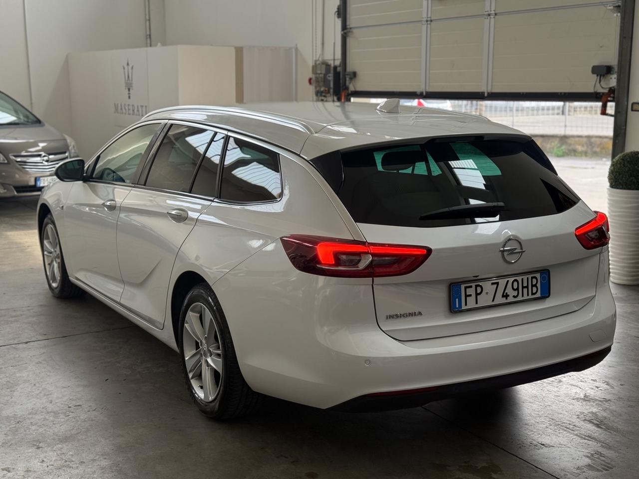 Opel Insignia 1.6 CDTI 136 CV aut.Sports Tourer Innov.