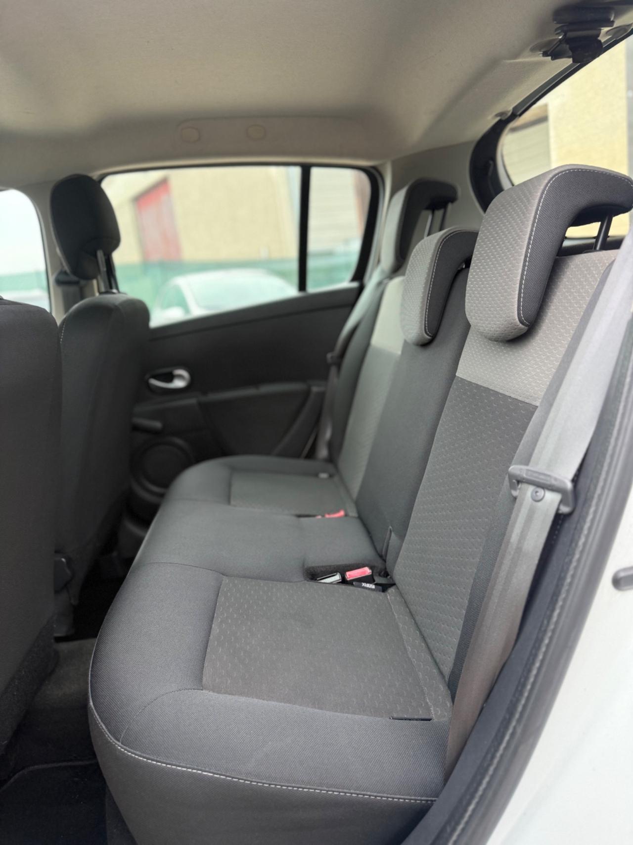 Renault Clio 1.2 16V 5 porte Luxe