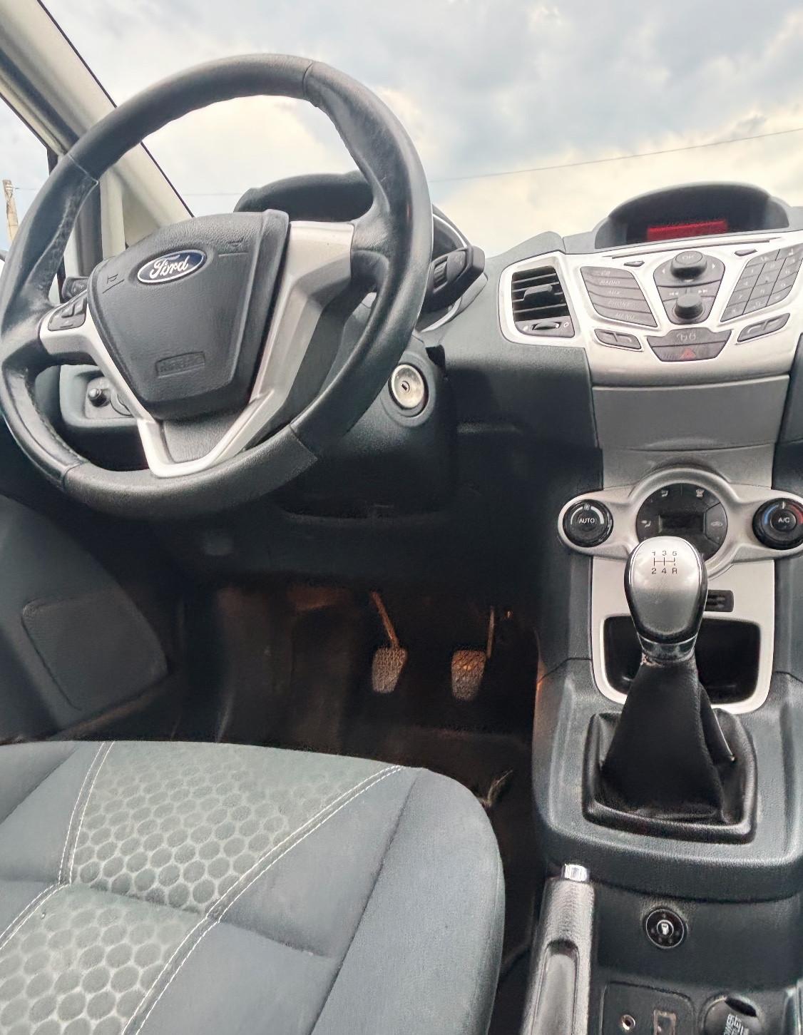 Ford Fiesta 1.4 5 porte Bz.- GPL Titanium
