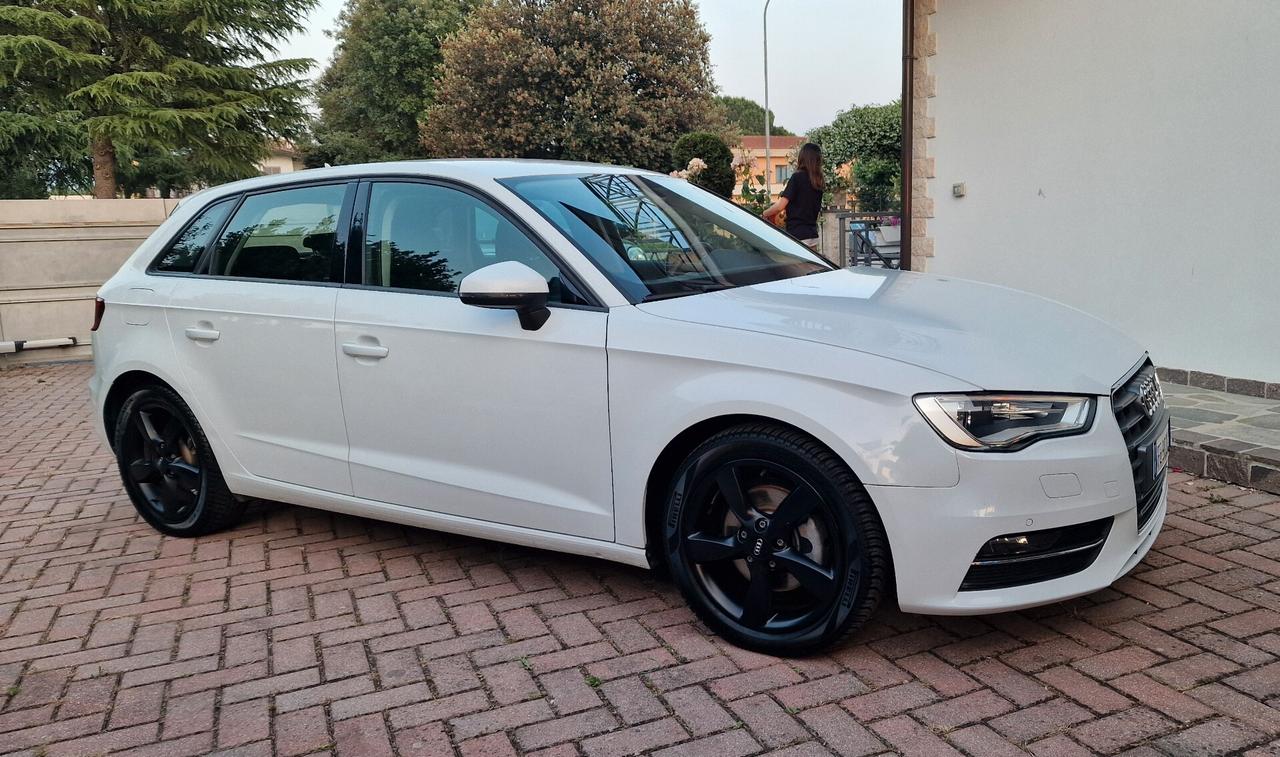 Audi A3 1.6 TDI S tronic Business