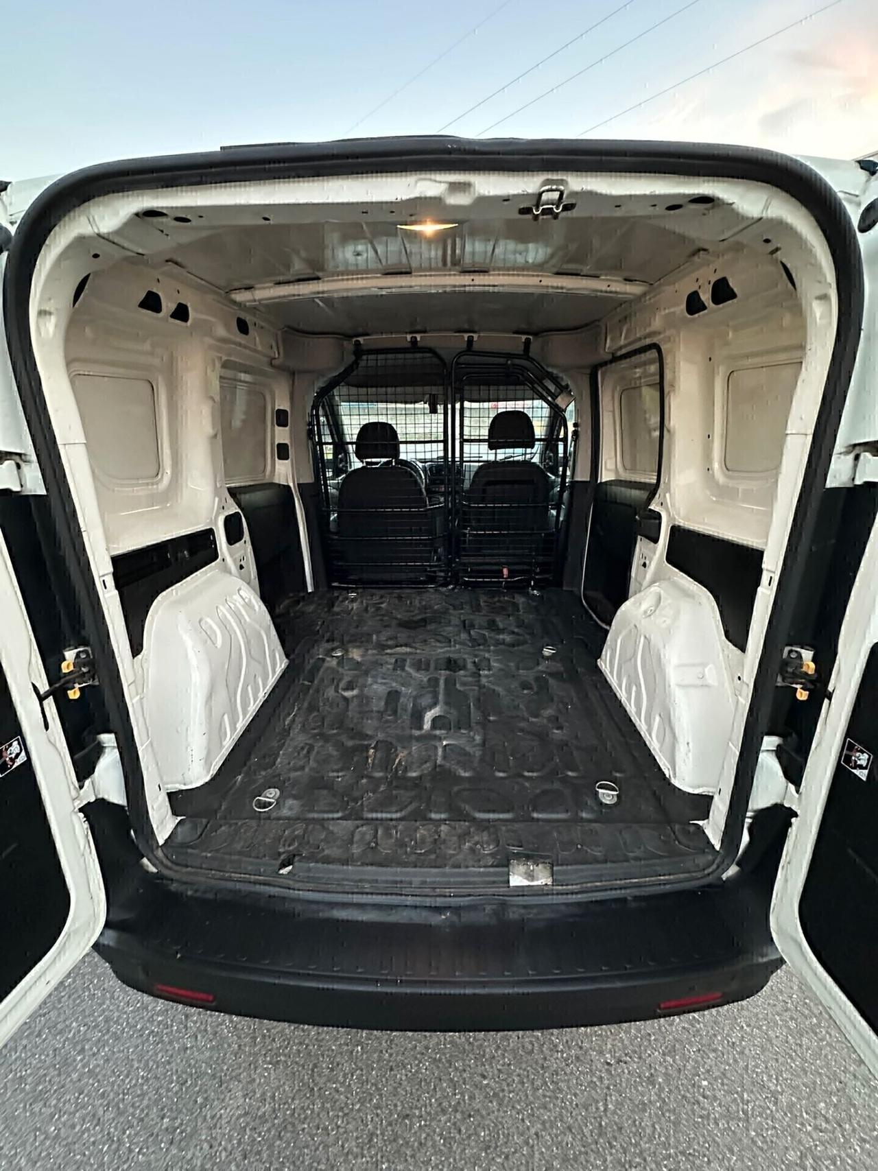 FIAT DOBLO' con ARIA CONDIZIONATA! SUPER PREZZO!