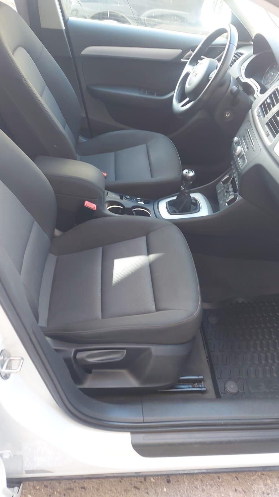 Audi Q3 2.0 TDI 120 CV Business