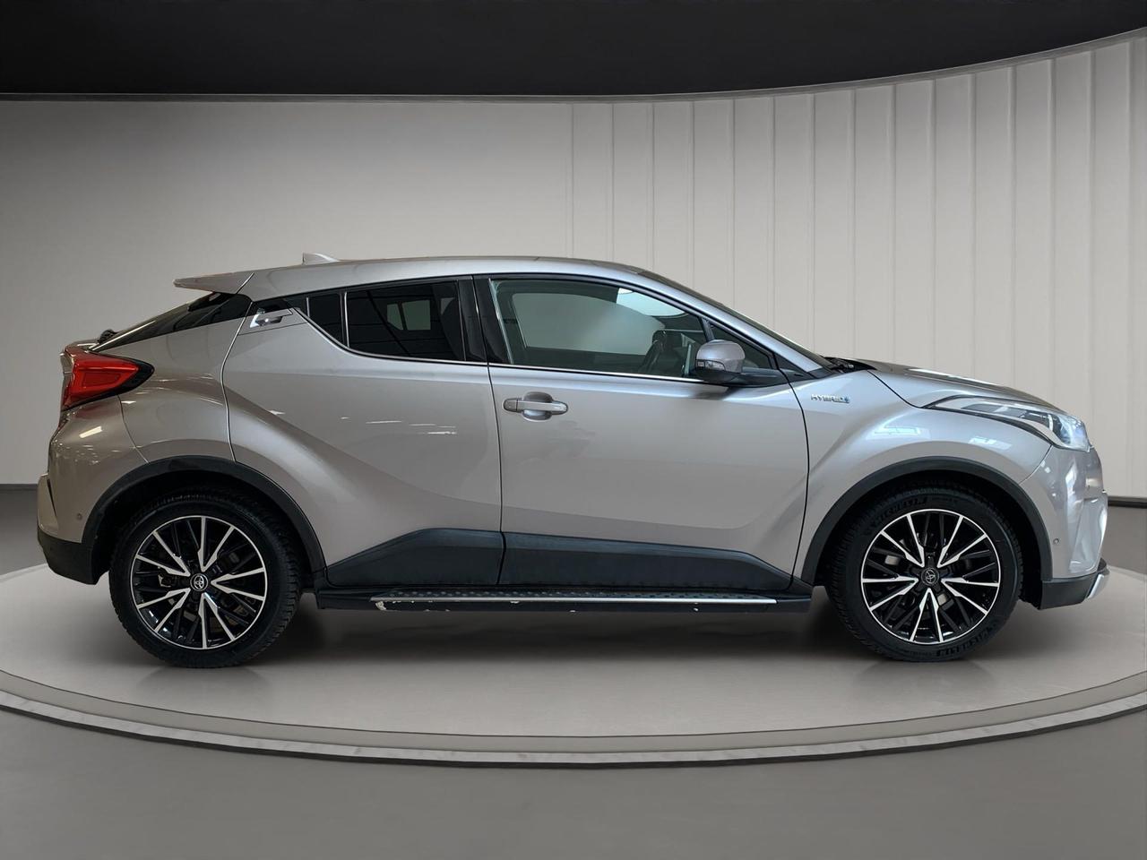 Toyota C-HR 1.8h Lounge 2wd e-cvt