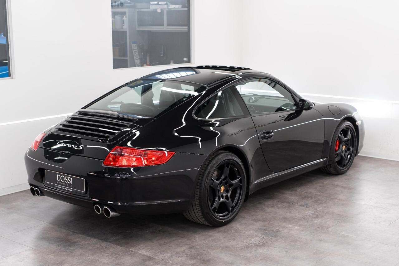 Porsche 911 Carrera S Coupé--FIRST PAINT--