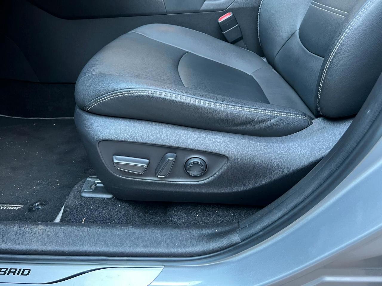 Toyota RAV 4 2.5 HV (222CV) E-CVT AWD-i LOUNGE