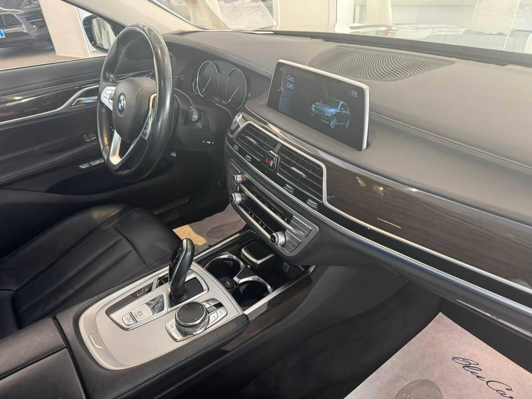 BMW Serie 7 G 11-12 2015 750i xdrive Luxury auto