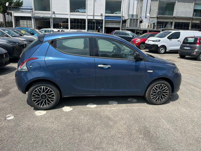 Lancia Ypsilon Ypsilon 1.0 FireFly 5 porte S&S Hybrid Platino