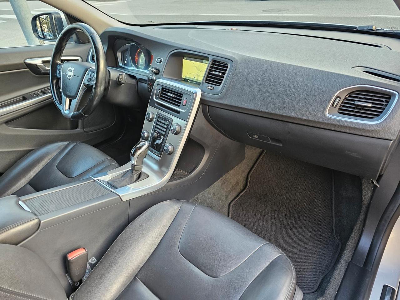 Volvo V60 2.0 D4 181cv Summum*Pelle*Navi*Pdc*Euro6*