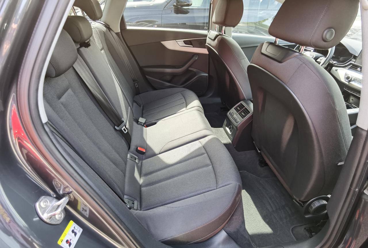 Audi A4 Avant 35 TDI S tronic Business Advanced