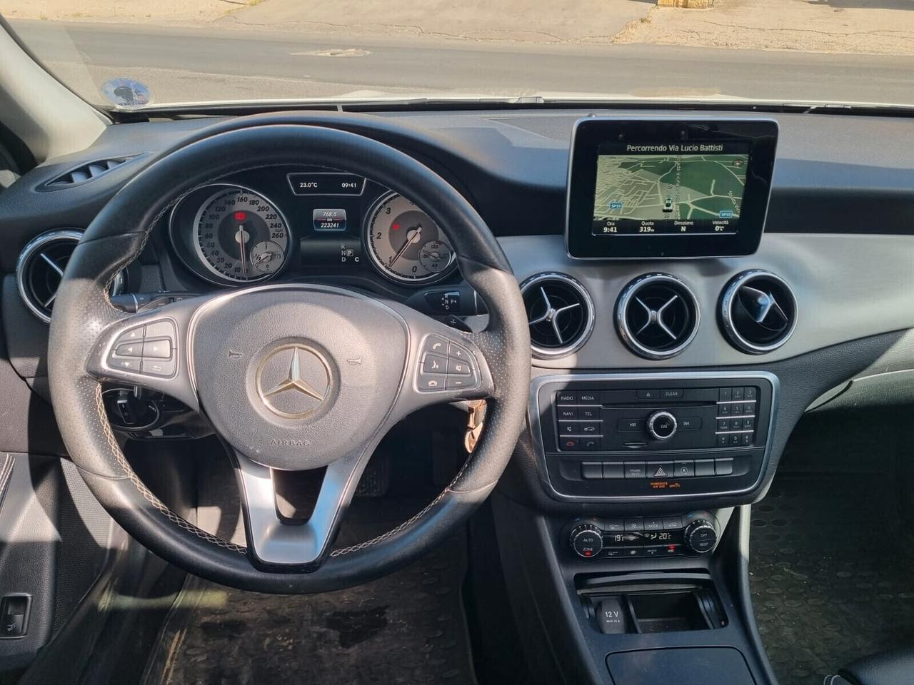 Mercedes-benz GLA 200D Tetto apribile. SUPER PROMO ESTATE 2025
