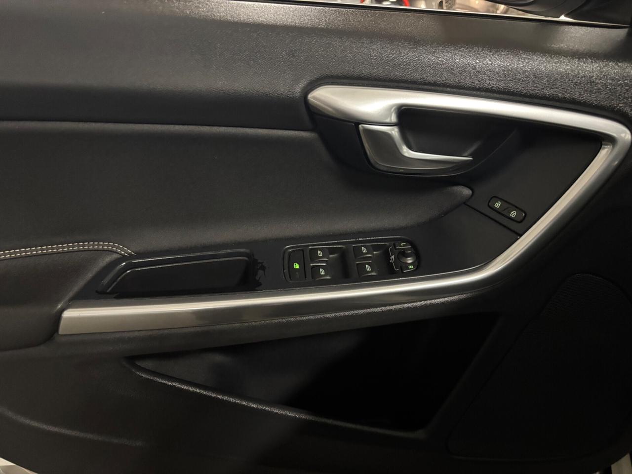 Volvo V60 D2 1.6 AUTOMATIC Summum GANCIO TRAINO