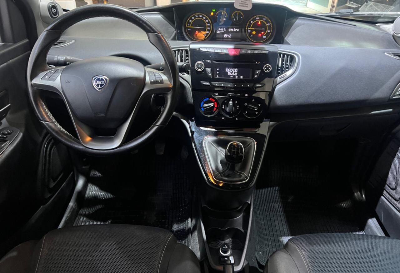 Lancia Ypsilon 1.3 MJT 16V 95 CV 5 porte S&S S Momodesign