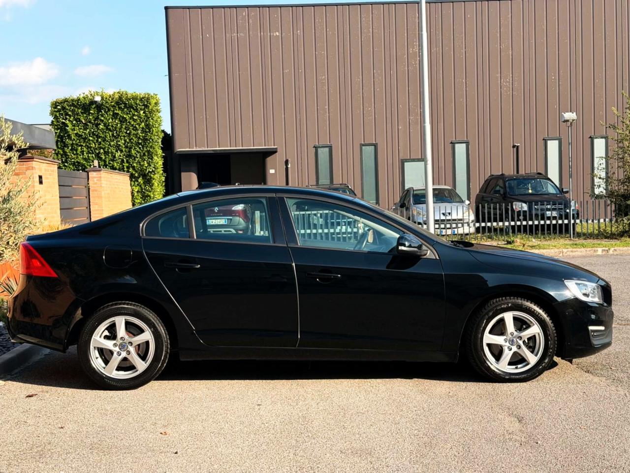 Volvo S60 R-design 2.0 190cv-143.000km-Full-GARANZIA-Euro6