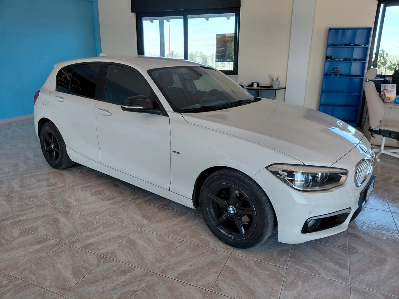 Bmw 118 118d 5p. Urban