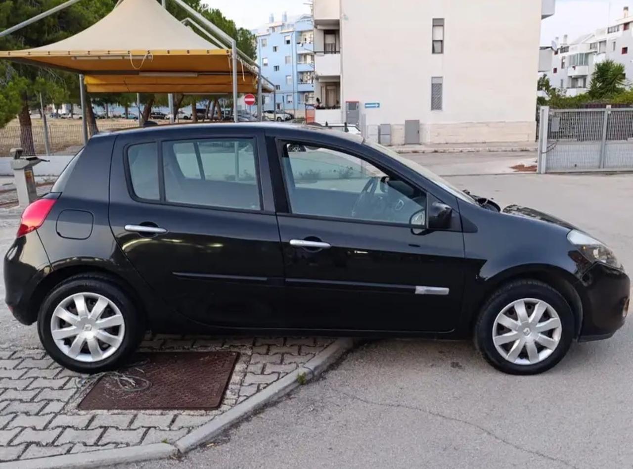 Renault Clio 1.2 16V 5 porte Dynamique