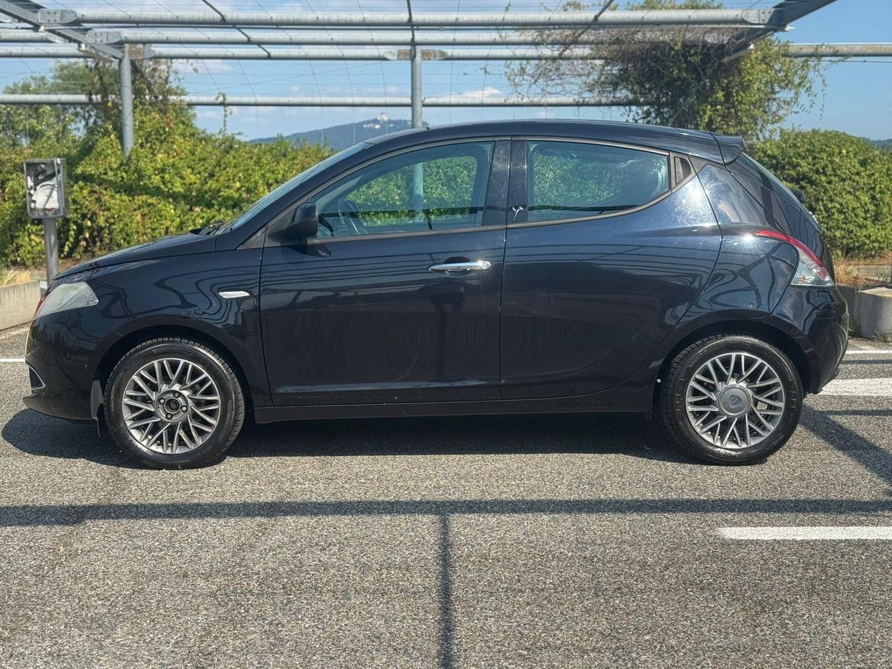 Lancia Ypsilon 1.2 69 CV 5 porte S&S Platinum