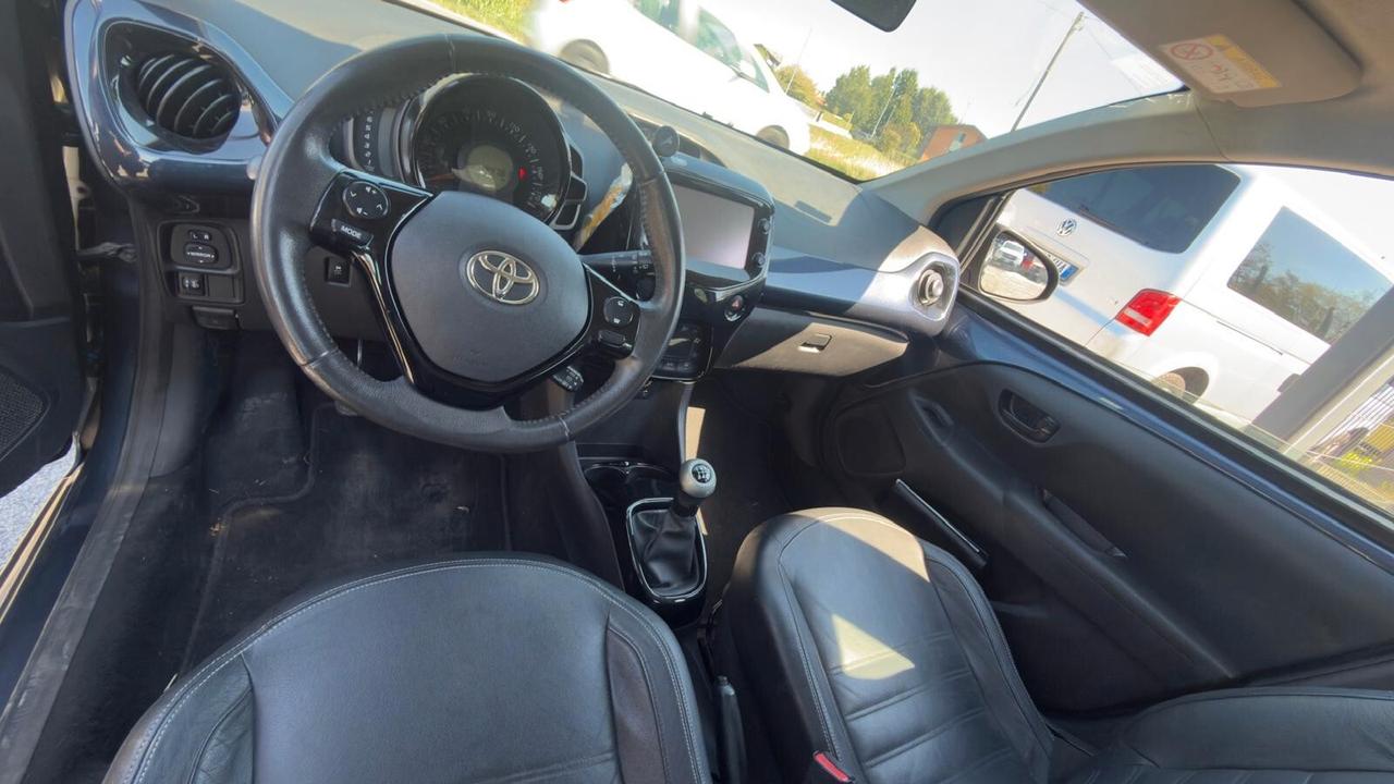 Toyota Aygo 1.0 VVT-i 69 CV 5 porte x-wave