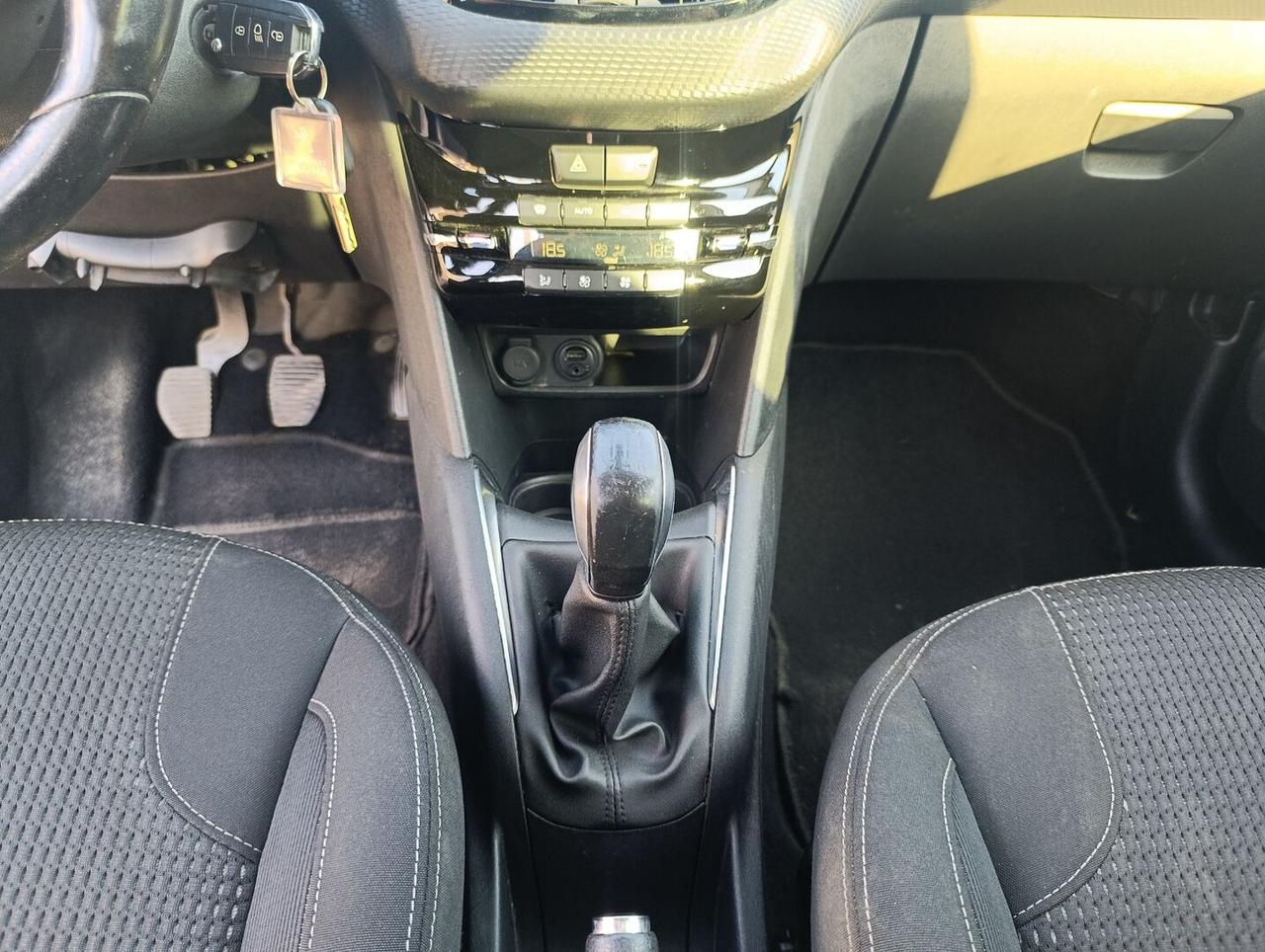 Peugeot 208 1.2 puretech Allure 82cv 5p