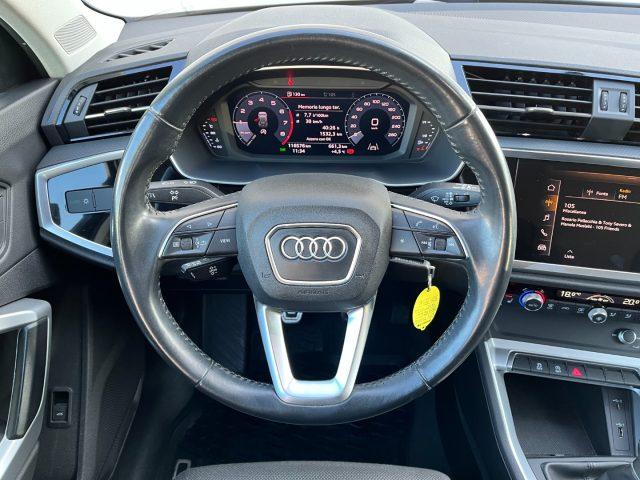 AUDI Q3 35 TFSI Business Advanced