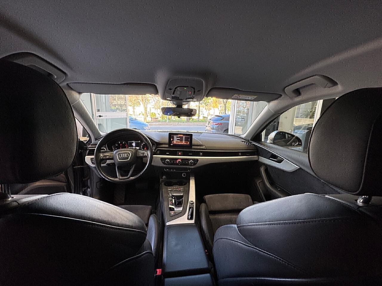 Audi A4 35 TDI S tronic Business “Matrix”