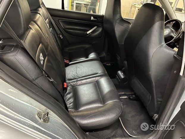 Volkswagen Golf R32 5 porte