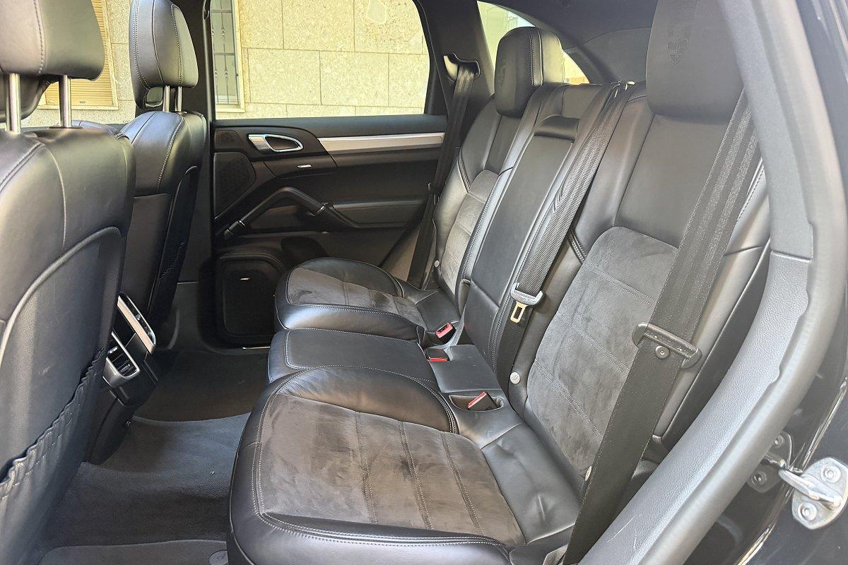 PORSCHE Cayenne 3.0 Diesel Platinum Edition