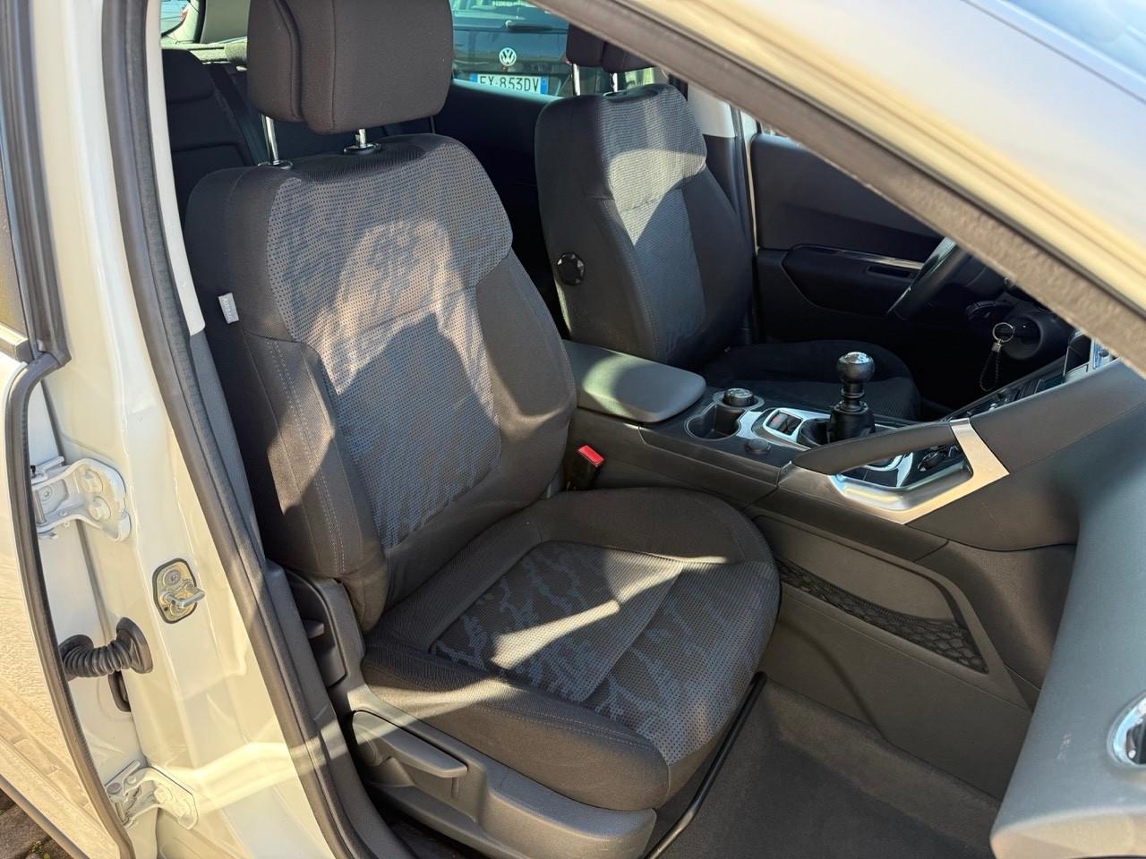 Peugeot 3008 1.6 HDi 112CV