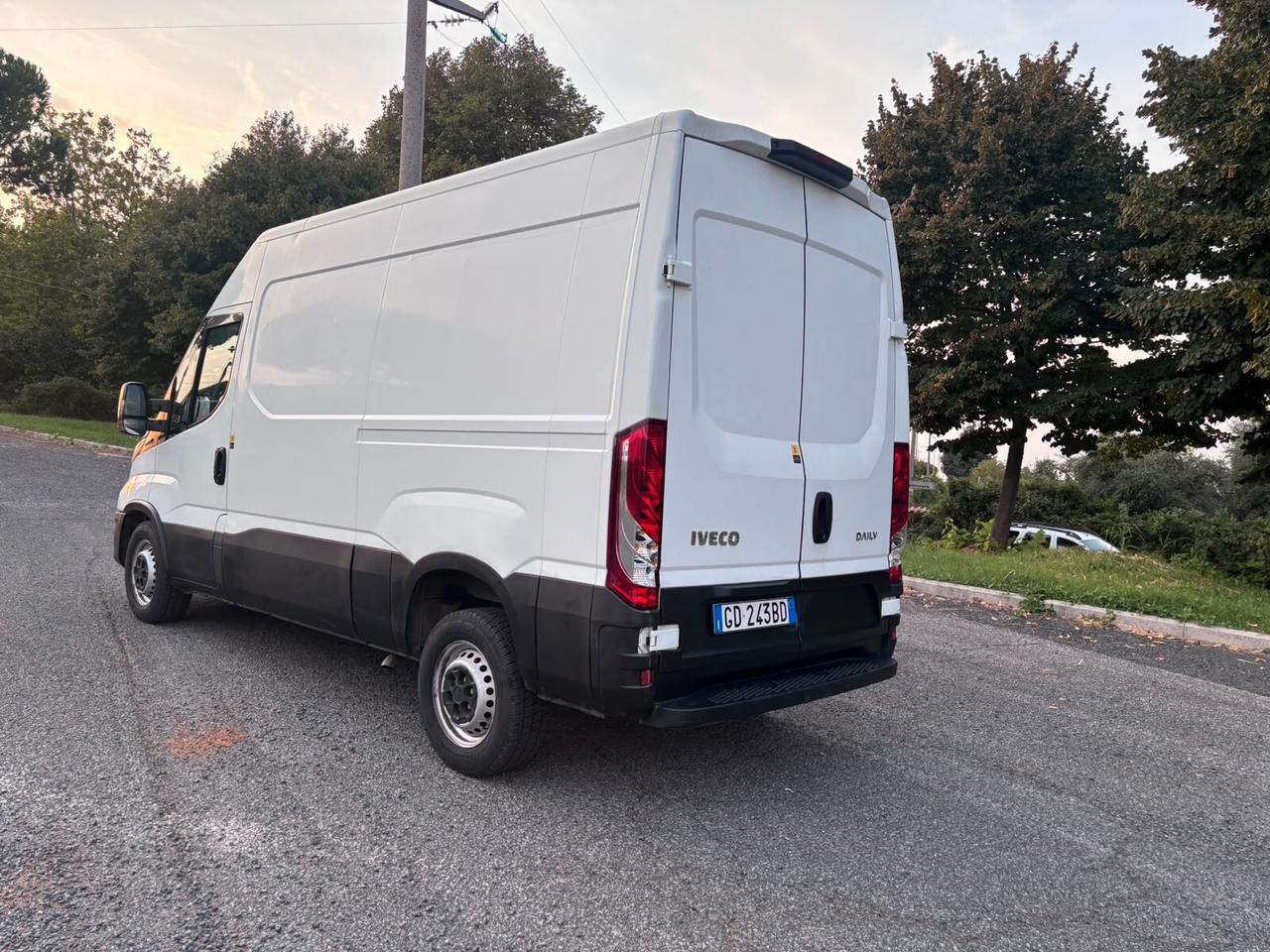 IVECO DAILY 35 S 12 H2