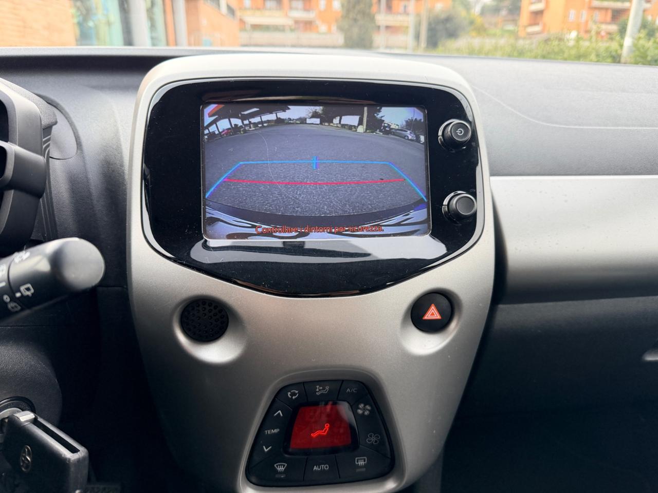 Toyota Aygo 1.0 VVT-i 69 CV 5 porte x-play