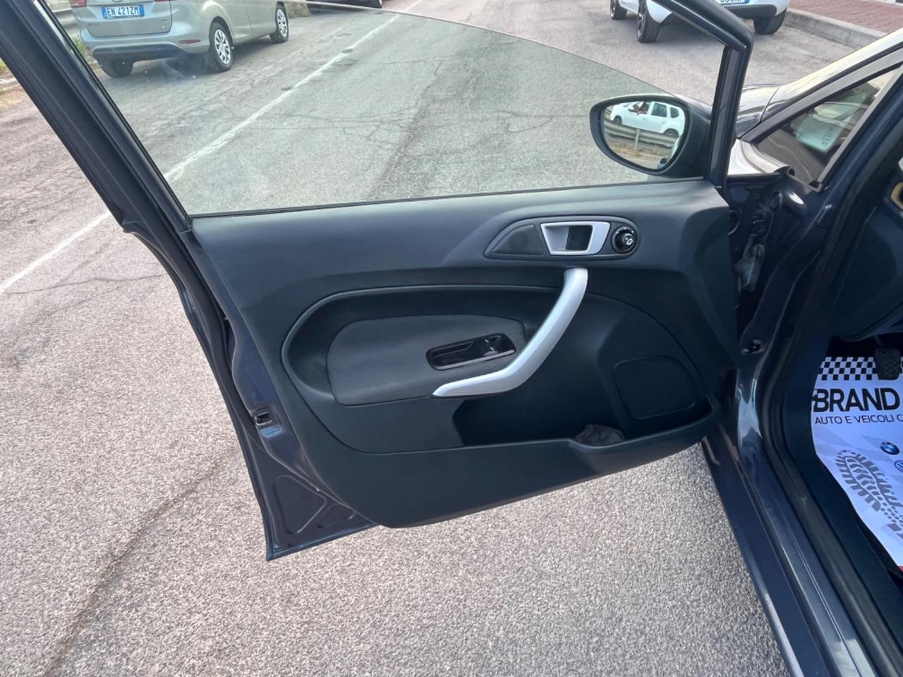 Ford Fiesta 1.4 5 porte Bz.- GPL Titanium 2012