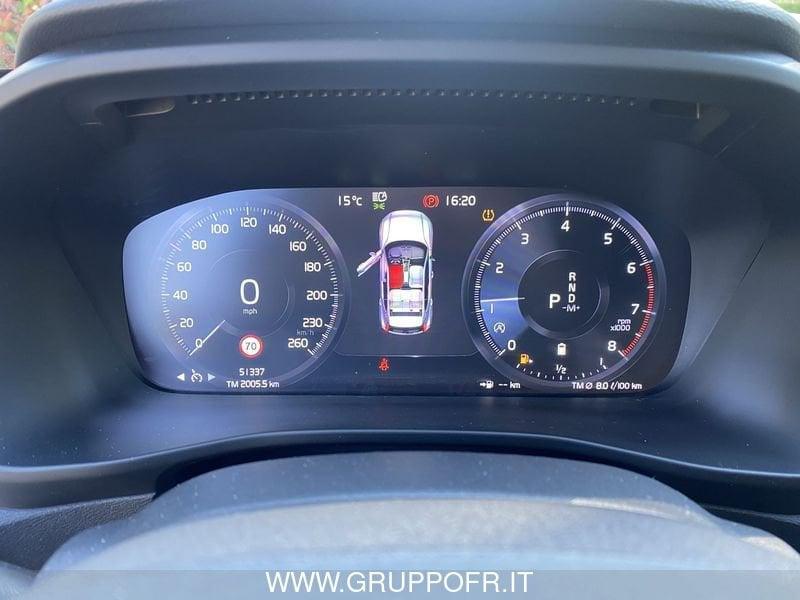 Volvo XC40 B4 AWD Geartronic Momentum Pro