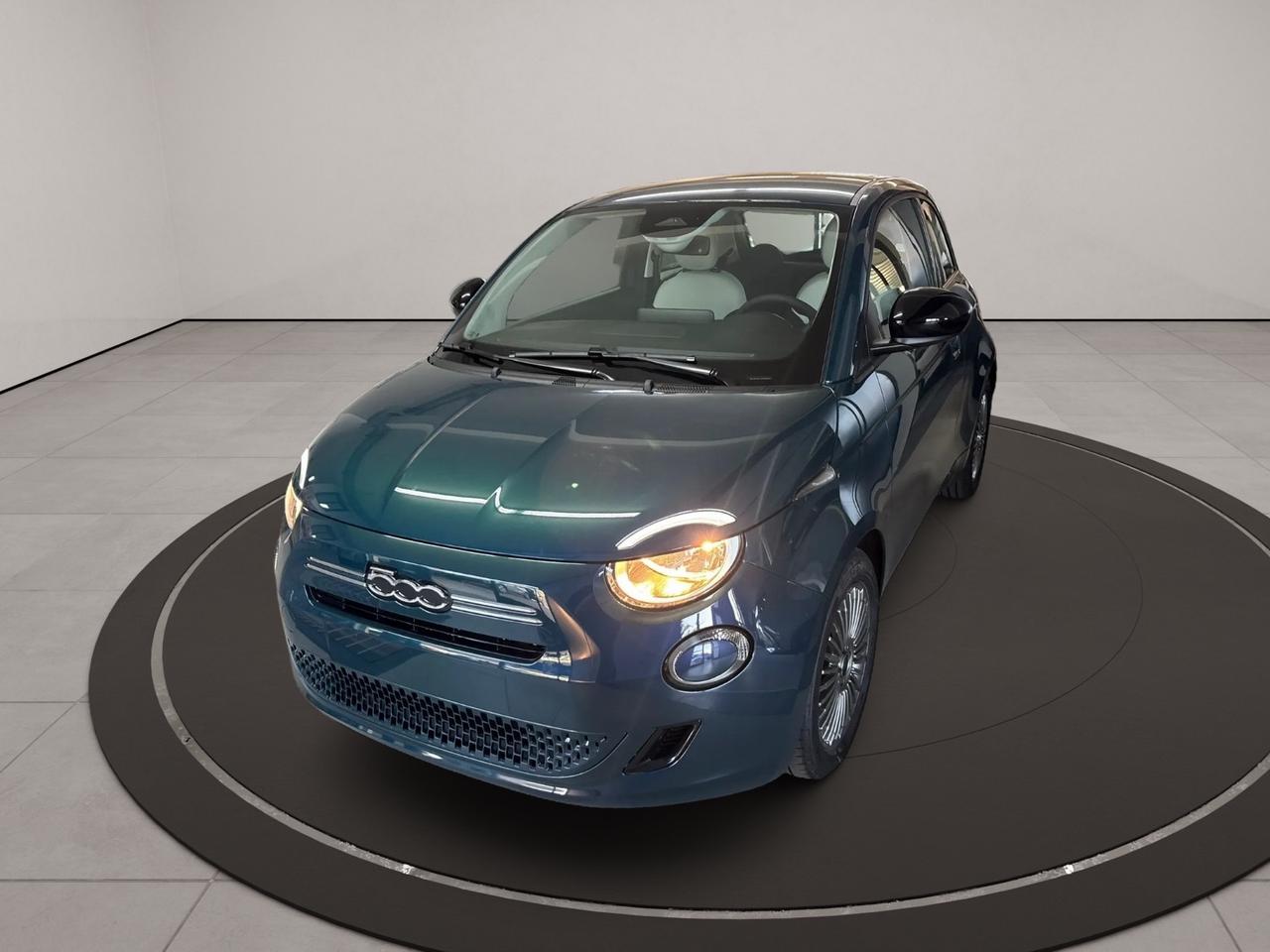 Fiat 500 Berlina Hybrid Icon