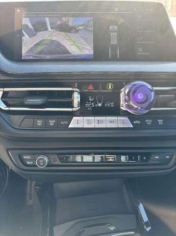 BMW Altro M135 i xDrive NAVI-FULL LED-CAM-19"