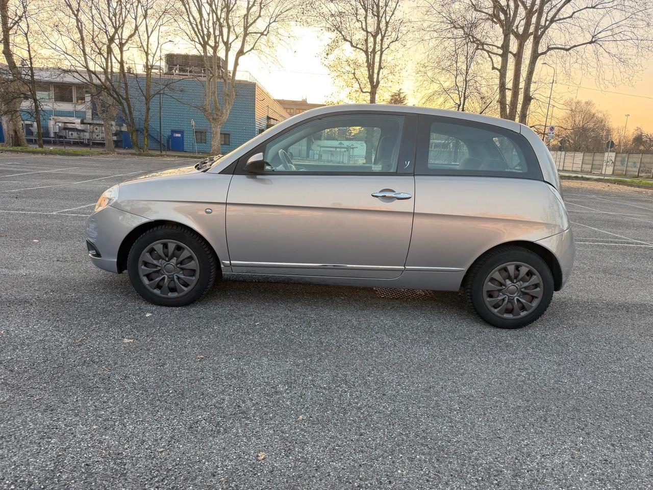 Lancia Ypsilon 1.2 Argento