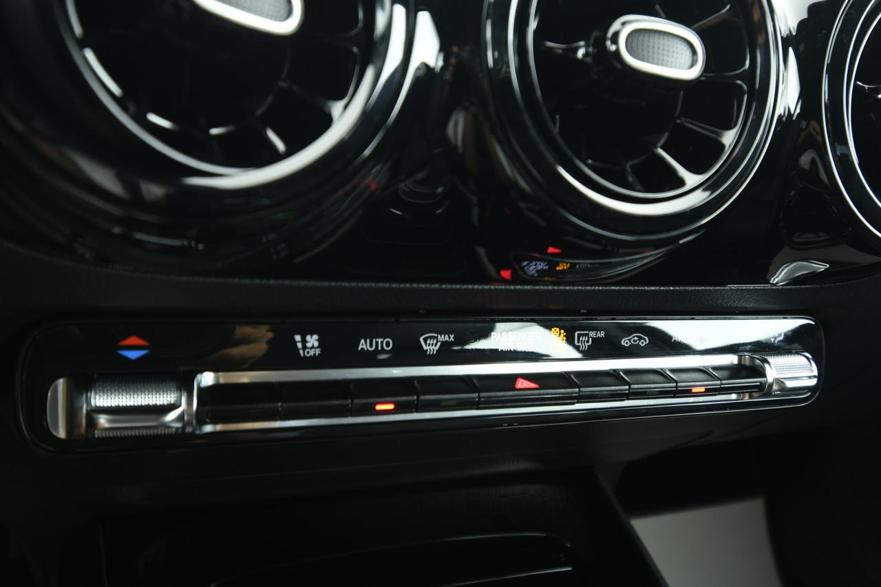 Mercedes-Benz GLA 180 d Advanced auto NEOPATENTATI+CAMERA+LED