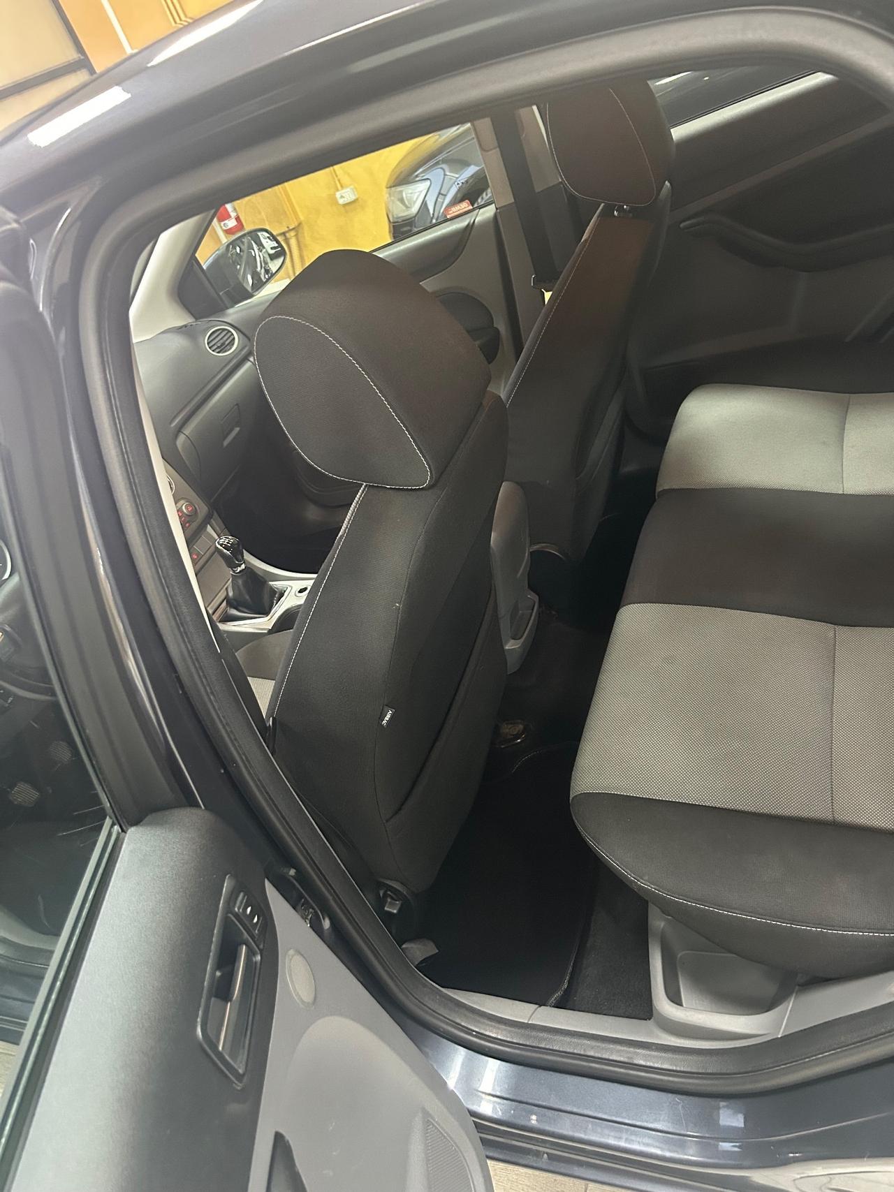 FORD FOCUS 1.6 Tdi 109 cv “NEOPATENTATI/FULL”-2011