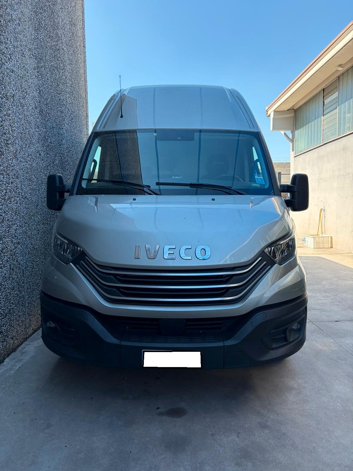 Iveco Daily 35S18HV 3.0 HPT PLM-TA Furgone