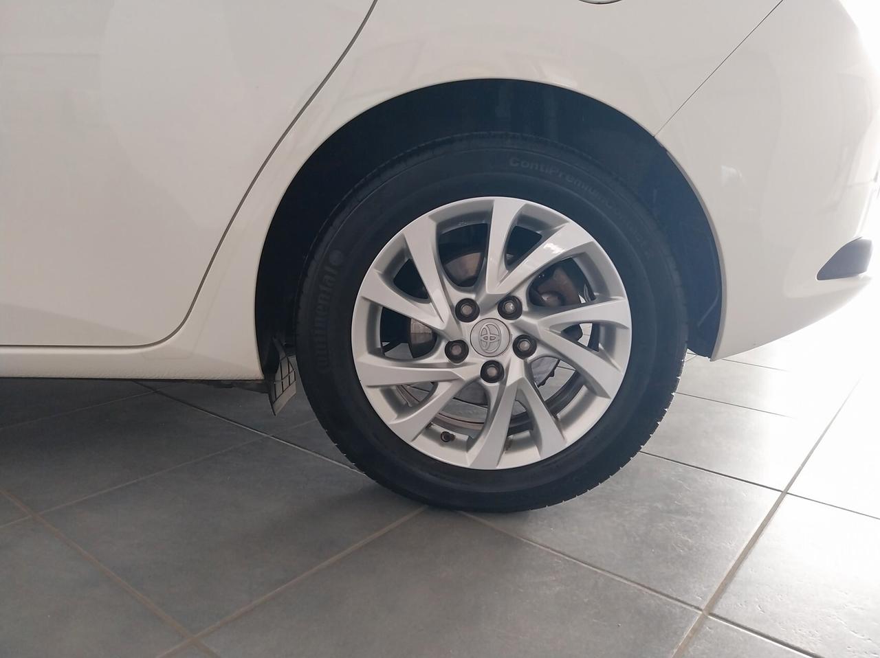 Toyota Auris 1.8 Hybrid Active