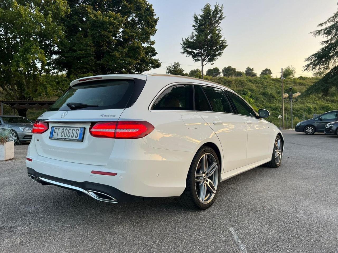 MERCEDES-BENZ E 220 d S.W. Auto Premium