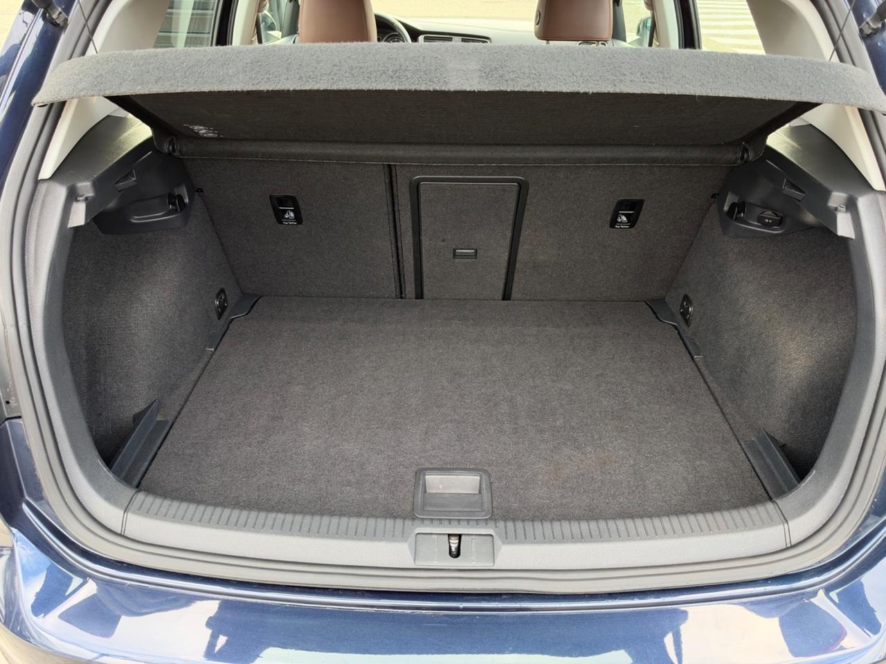 Volkswagen Golf 2.0 TDI 5p. Executive BlueMotion