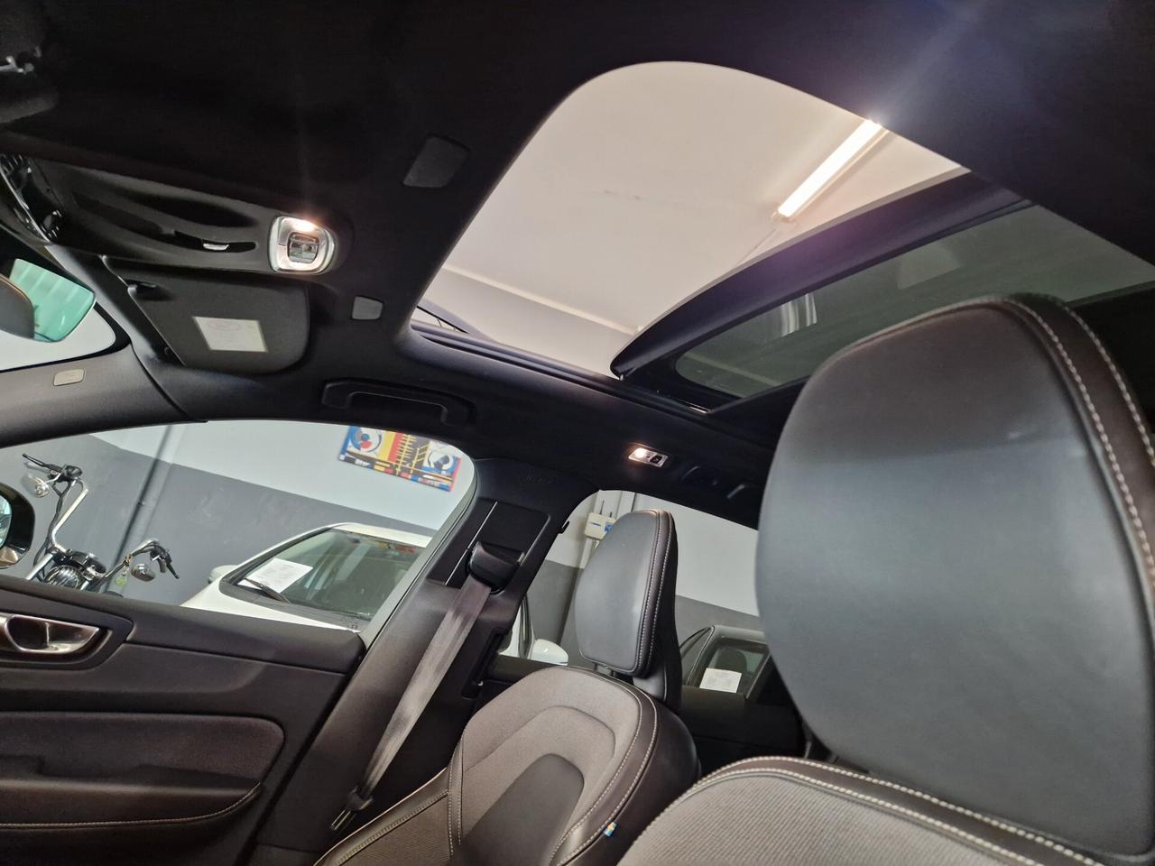 Volvo XC 60 XC60 B4 (d) AWD Geartronic R-design