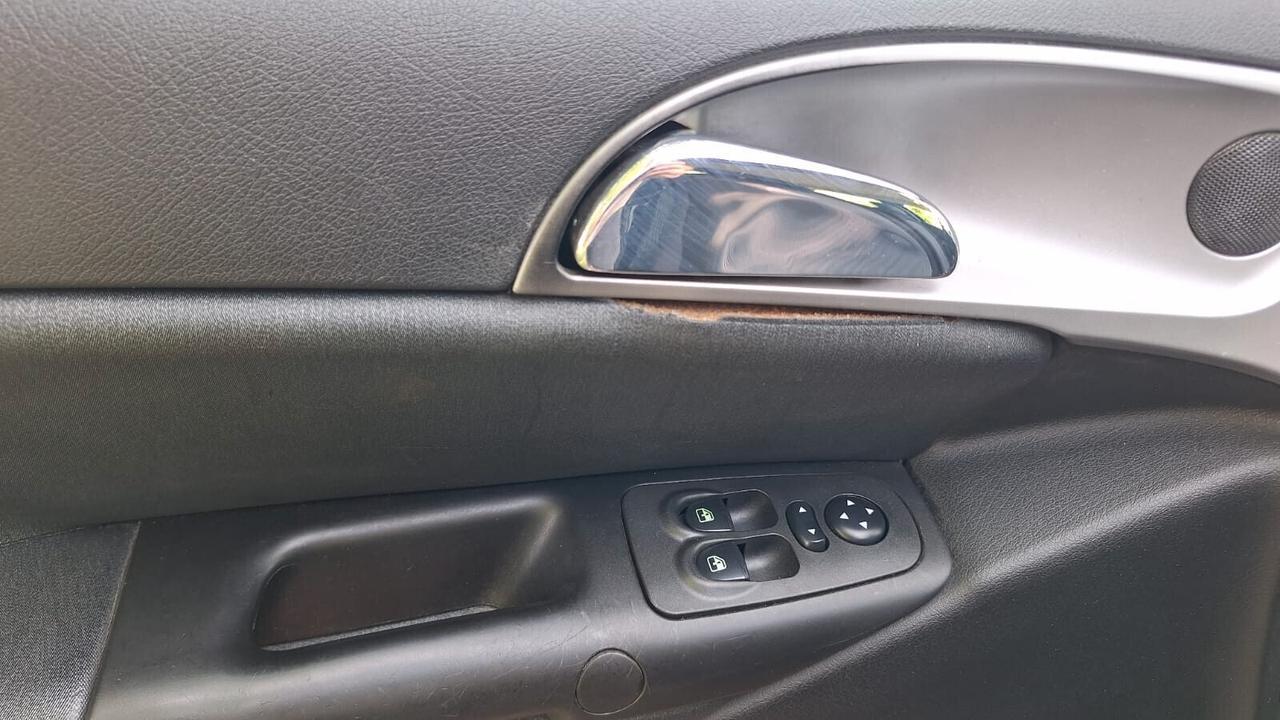 LANCIA YPSILON 1.3MTJ NEOPATENTATI