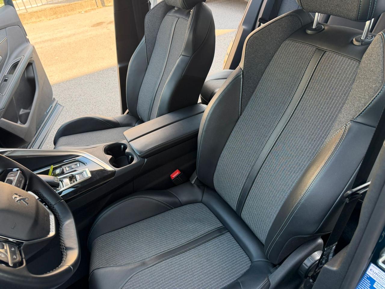Peugeot 3008 1.5 BlueHDi 130 EAT8 Allure Pack